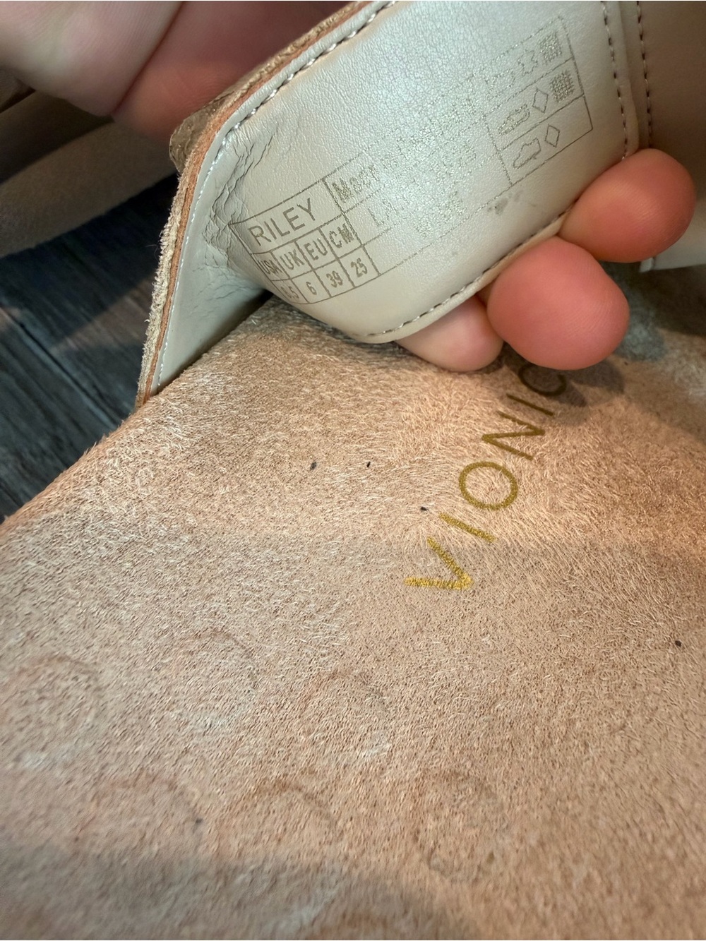 Vionic Riley leather adjustable slide sandals - Picture 4 of 4